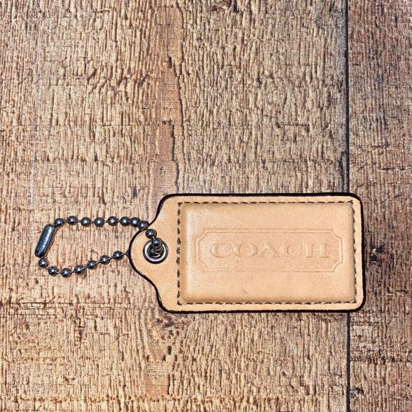 Medium COACH TAN BROWN LEATHER BRASS KEY FOB BAG CHARM KEYCHAIN HANG TAG - Picture 1 of 7